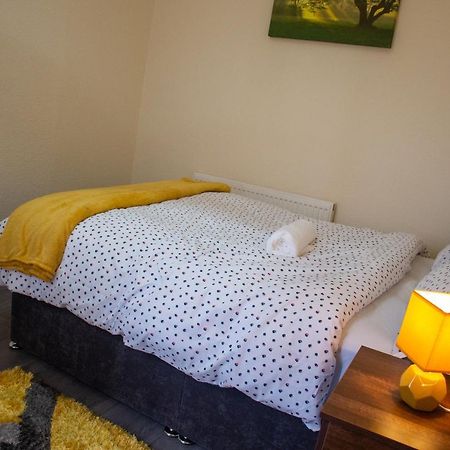 Royale Green View House- Free Parking, Wifi, Perfect For Contractors And Holiday Northampton Eksteriør billede