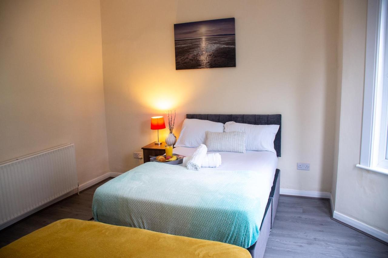 Royale Green View House- Free Parking, Wifi, Perfect For Contractors And Holiday Northampton Eksteriør billede