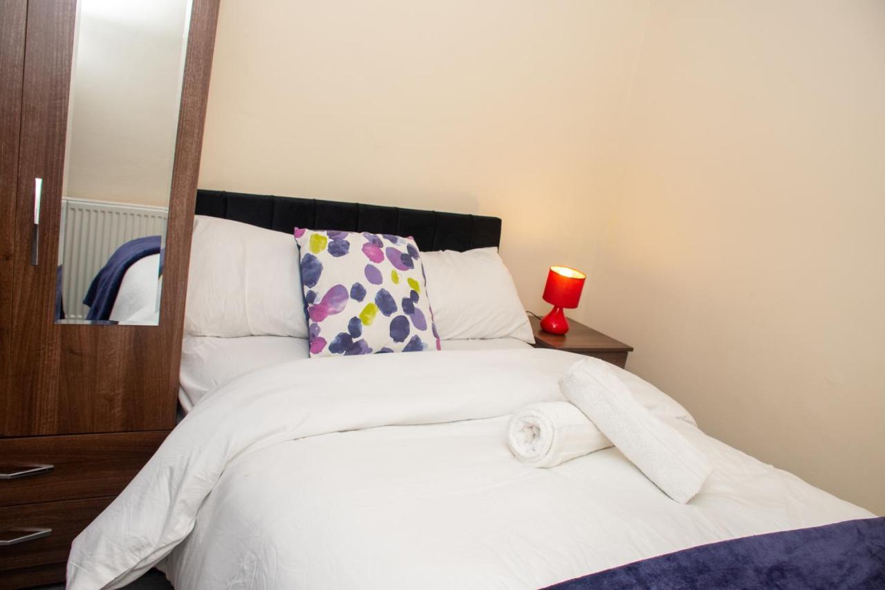 Royale Green View House- Free Parking, Wifi, Perfect For Contractors And Holiday Northampton Eksteriør billede