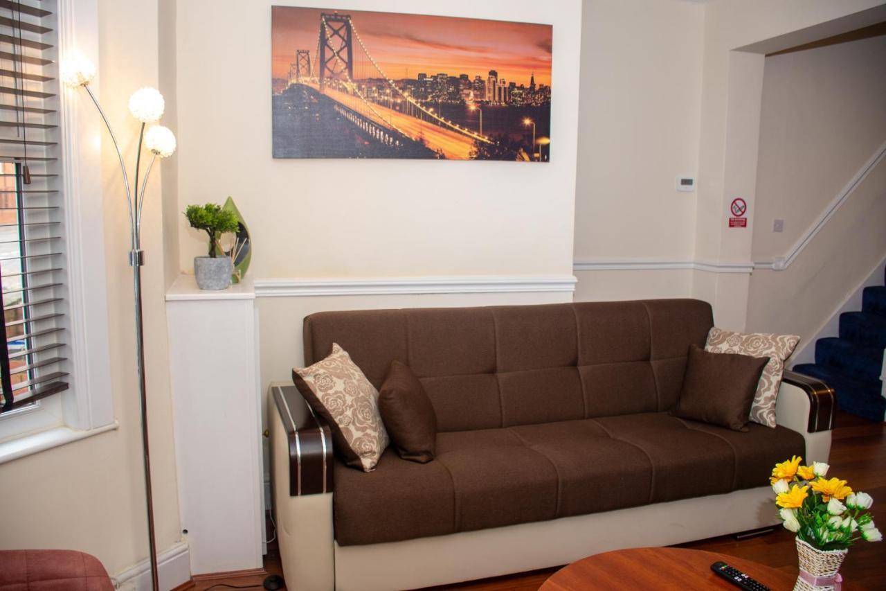 Royale Green View House- Free Parking, Wifi, Perfect For Contractors And Holiday Northampton Eksteriør billede