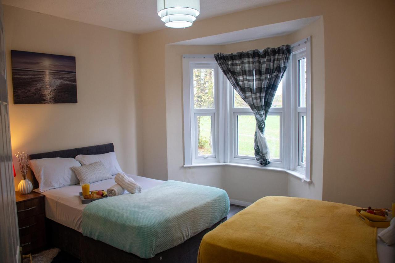 Royale Green View House- Free Parking, Wifi, Perfect For Contractors And Holiday Northampton Eksteriør billede
