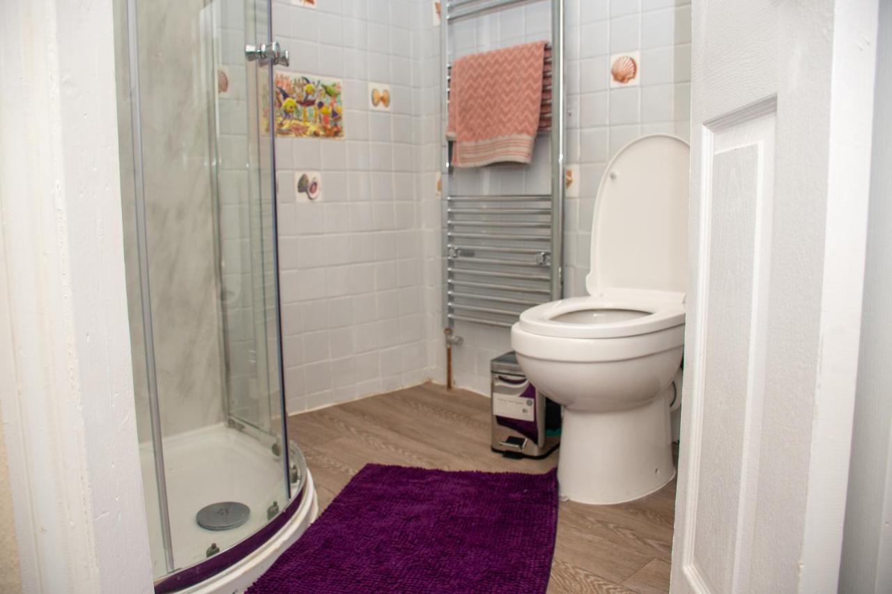 Royale Green View House- Free Parking, Wifi, Perfect For Contractors And Holiday Northampton Eksteriør billede