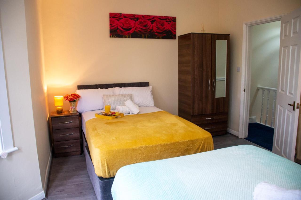 Royale Green View House- Free Parking, Wifi, Perfect For Contractors And Holiday Northampton Eksteriør billede